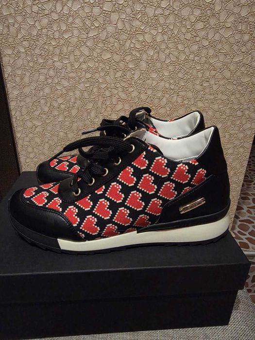 Love Moschino обувки