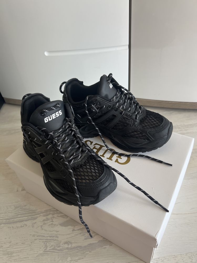 Дамски летни Сникърси Guess