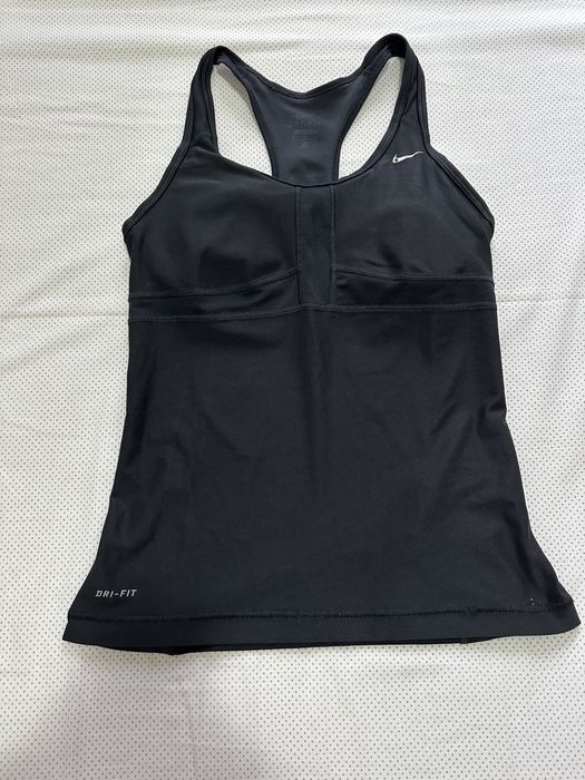 Vand maieu nike de femei