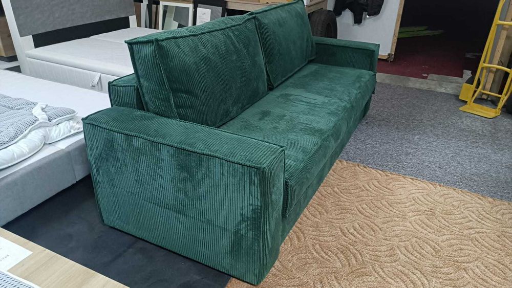 Vand canapea extensibila material plusat raiat verde smarald