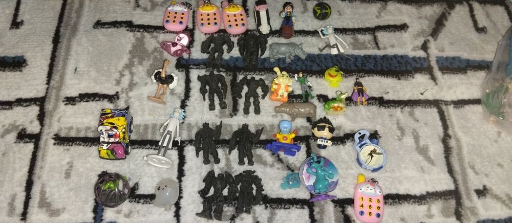 Игрушки из киндеров