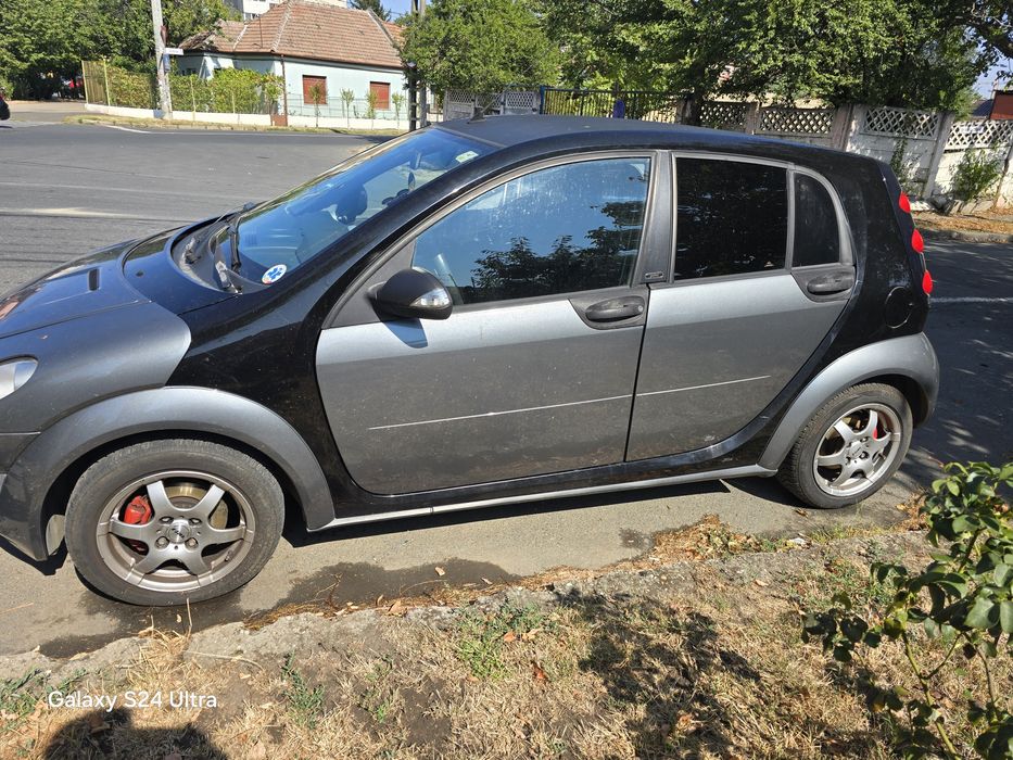 Vând Smart Four For ( 4 usi ) 1,5 cdi