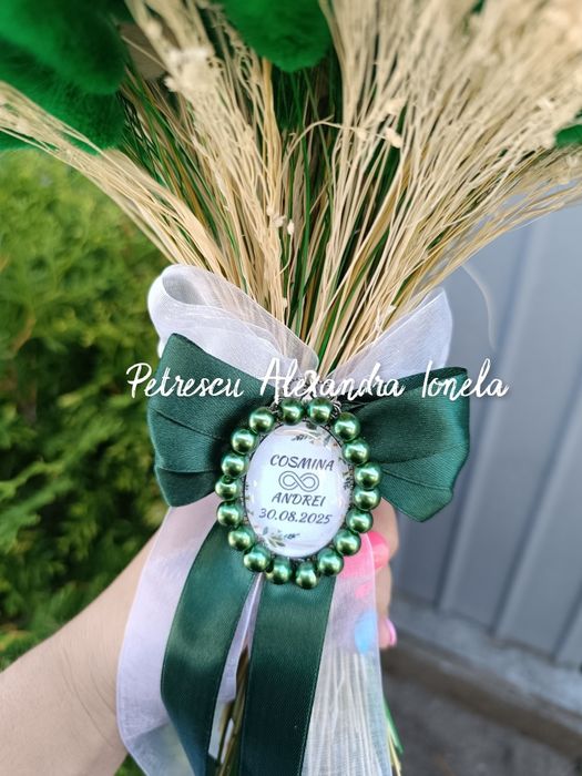 Broșe personalizate pentru buchetul miresei și al nasei