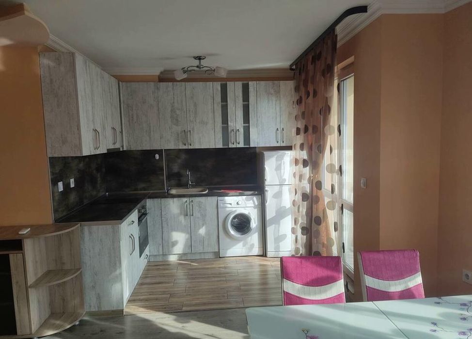 Дава се под наем Тристаен апартамент в Пловдив, Кючук Париж - 95 кв.м за 425 € - Снимка #1