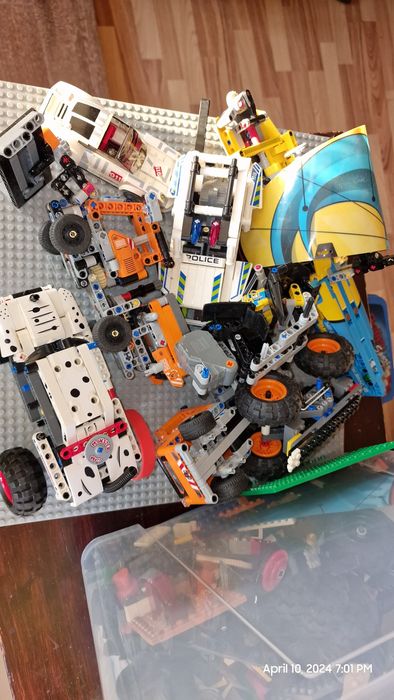 Cutie piese Lego City cca 4kg diverse kituri.