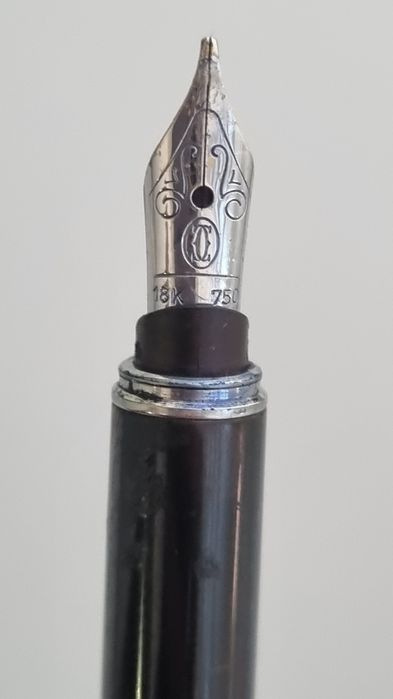 Stilou les must de Cartier penita aur alb 18k