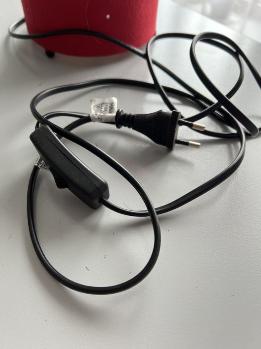 Lampa veioza culoare rosie model catifelat perforat inaltime 25 cm