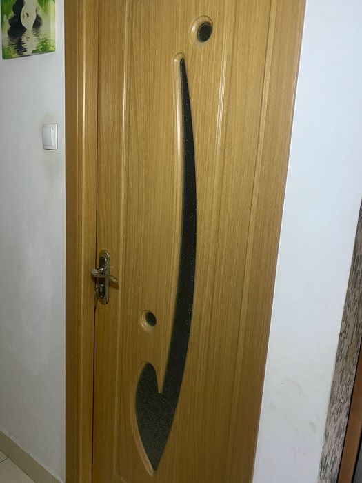Usi de interior apartament
