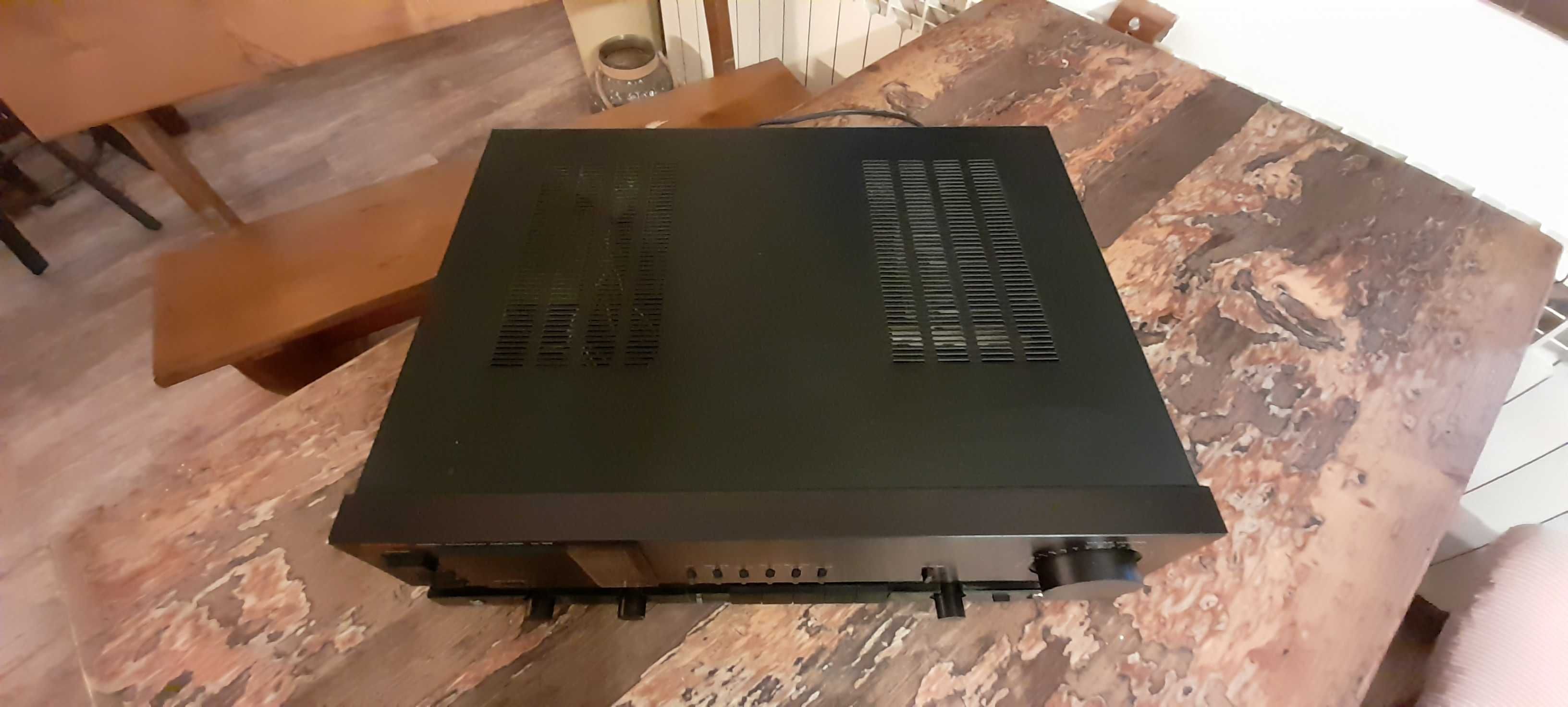 Luxman LV-103 Stereo Amplifier