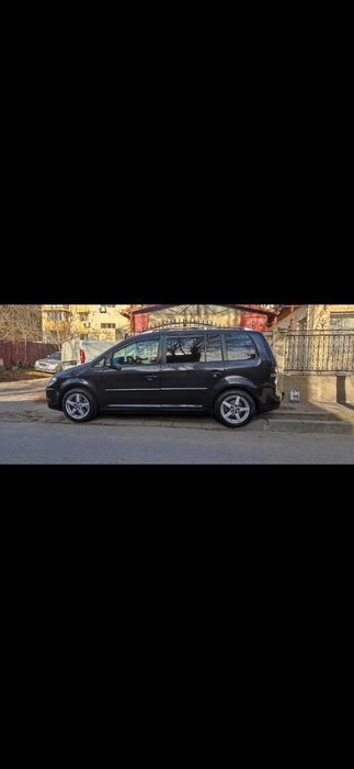 Vând mașină Volkswagen Turan