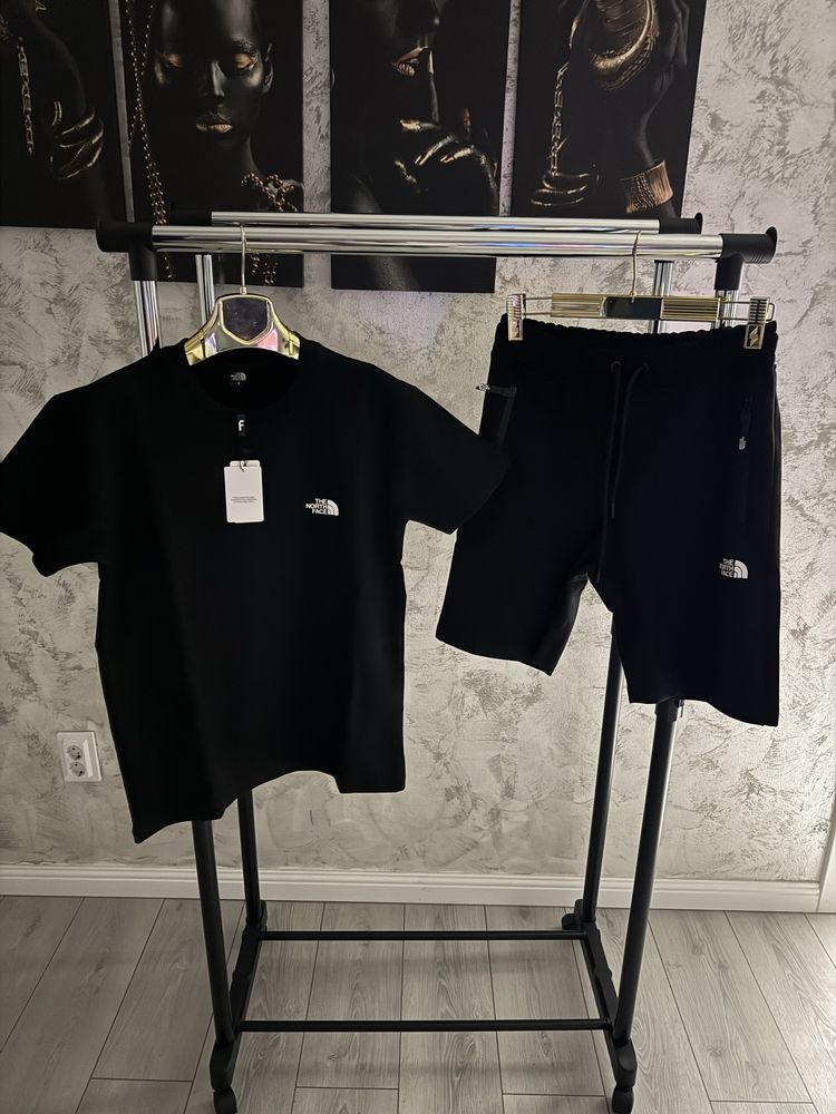 Compleu Barbati The North Face Black!