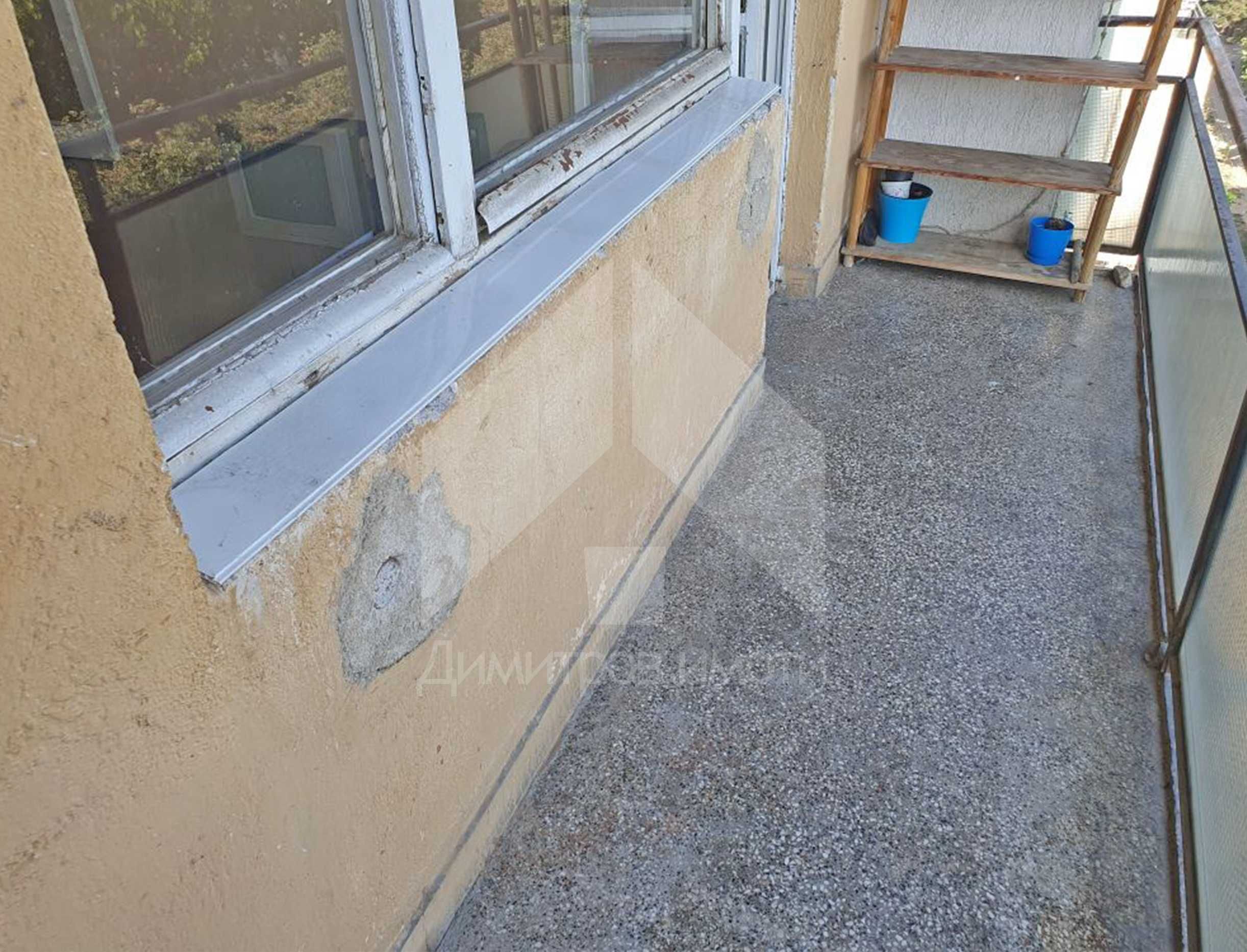 ПРОДАВА двустаен, вътрешен апартамент 60 кв.м. в ТОП център на града.