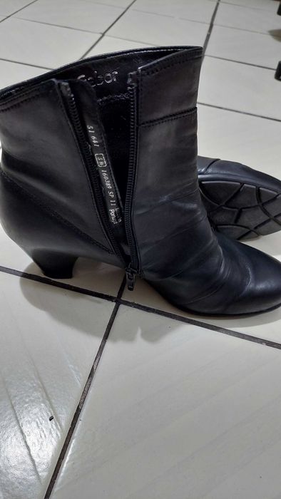 Елегантни дамски боти естествена кожа