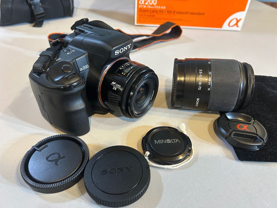Фотоапарат Sony a200 + два обектива