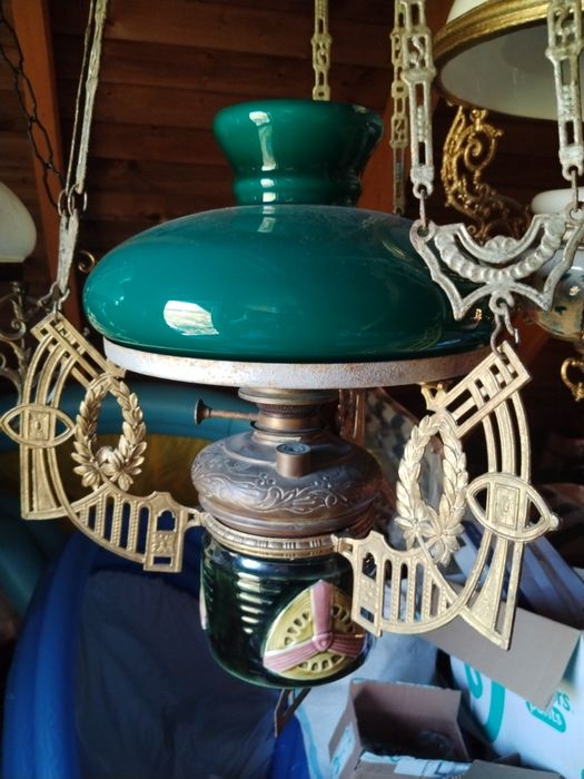 Vând opaline,abajur lămpi și candelabre . Prețul diferă la dimensiune