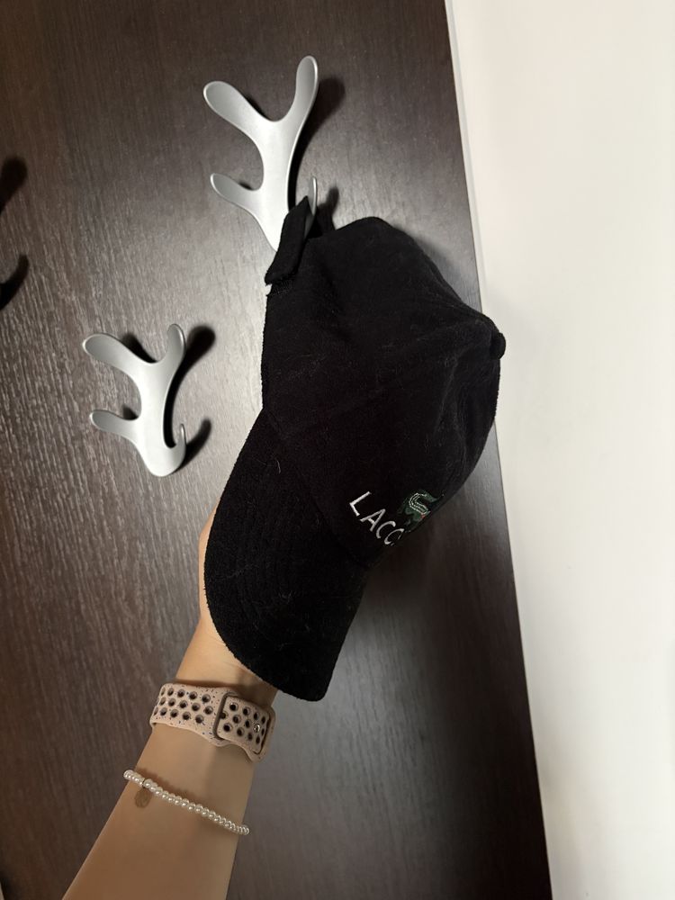 Черна Шапка Lacoste