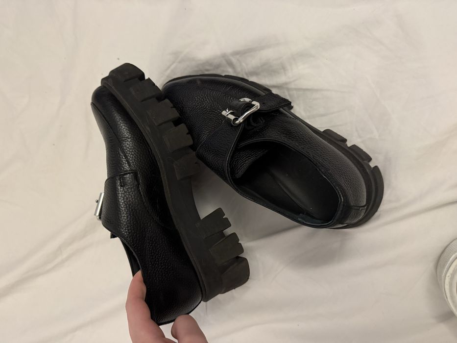 Moja , noi , sunt foarte comozi si eleganti , marimea 36 , sunt super