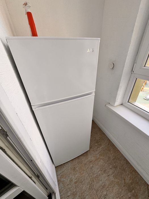 Холодельник в хорошем соостяние