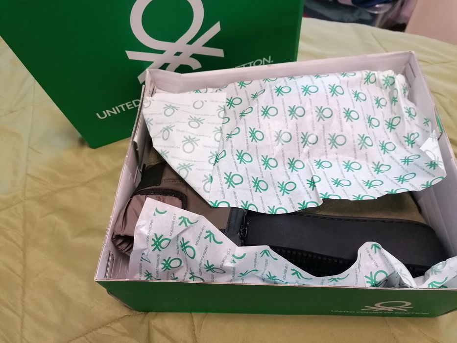 Дамски зимни ботуши Benetton 37