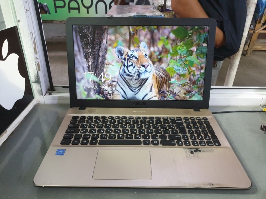 Asus (Office) 4GB/500GB Noutbuk Sotiladi.