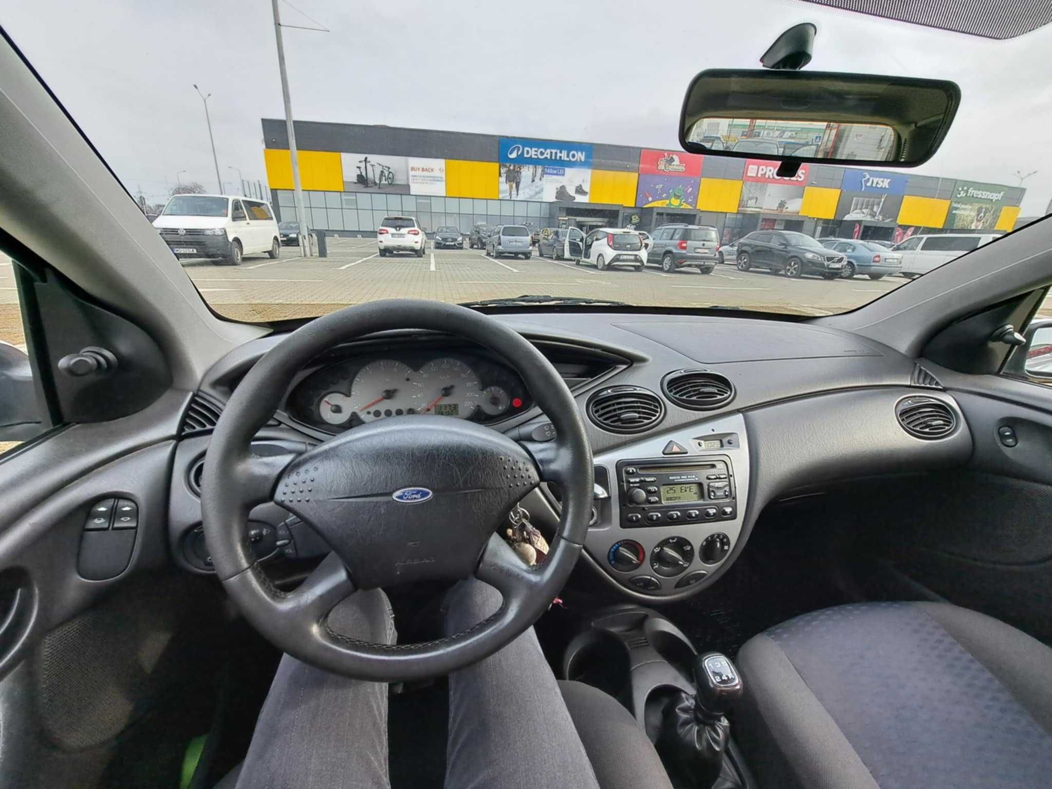 Ford focus cu anvelope iarna si vara