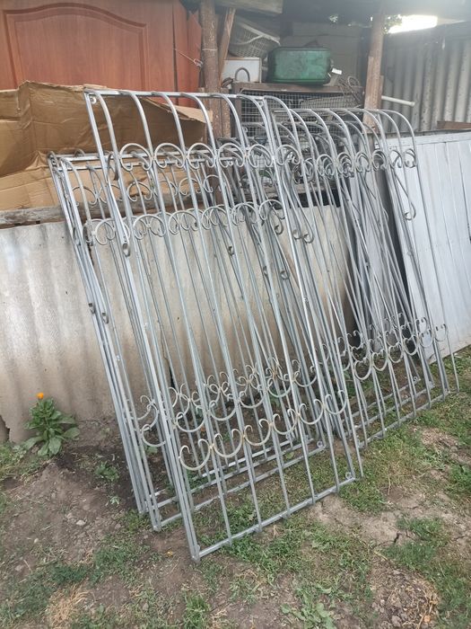 Продам решетки на окна цена за все