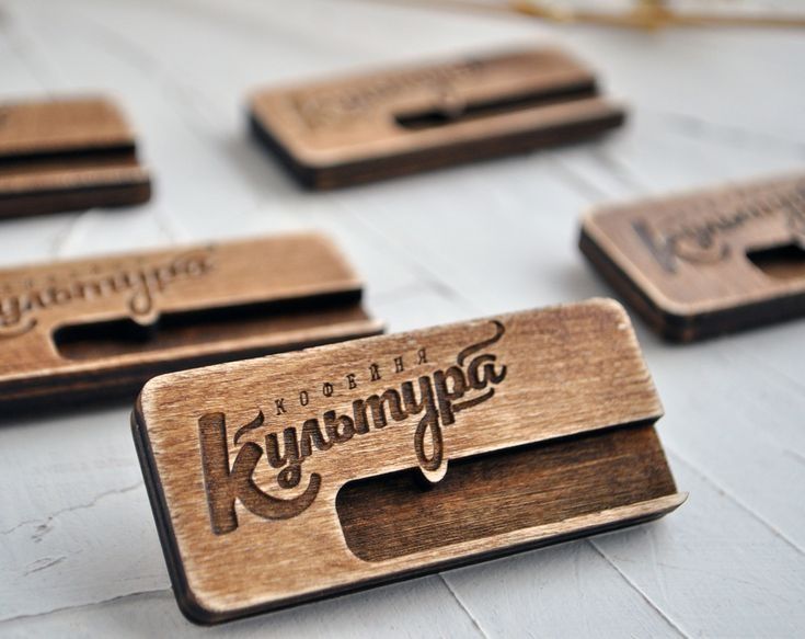 Бейджики под заказ — пластик, акрил, ПЭТ, фанера, нержавейка