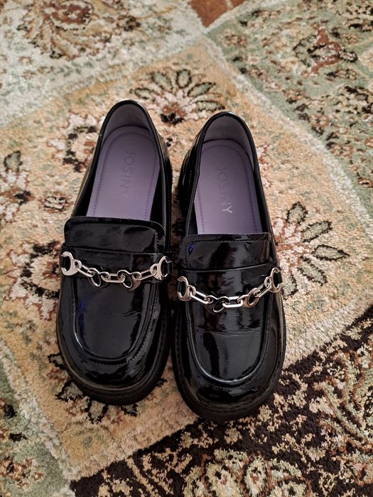 Продам новые туфли