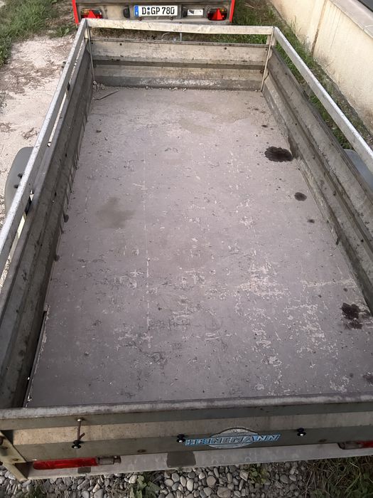 Vand doua remorci 750 kg si una de 1200 kg