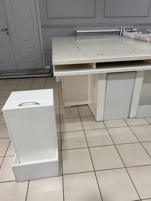 Продам столы для швейных работ , флористов , и тд