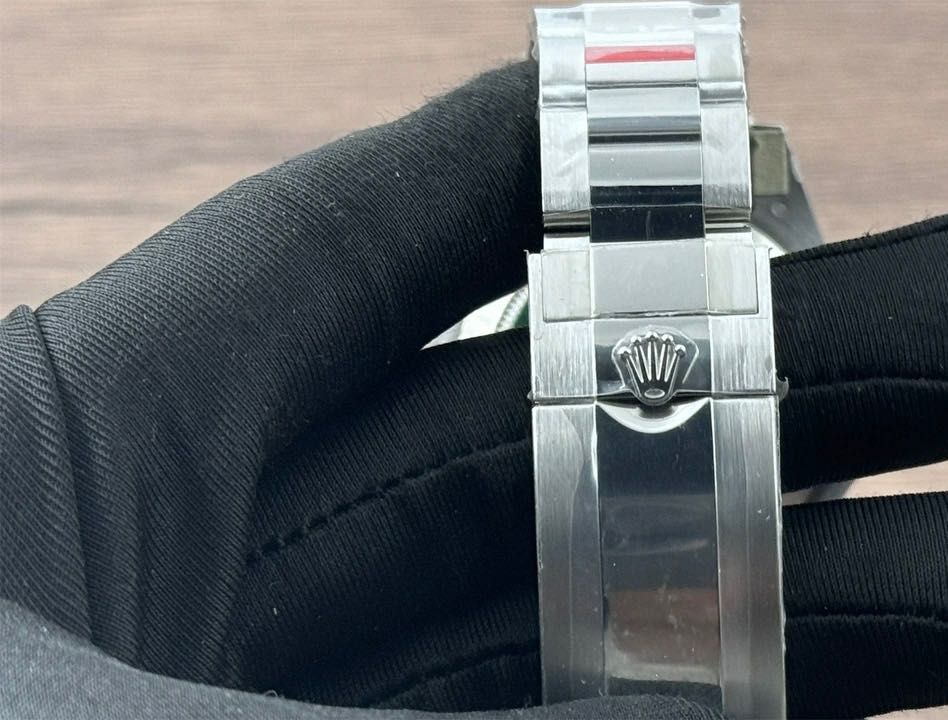 Rolex Submariner | Модифициран | 126619LB “Cookie Monster” | VS3235