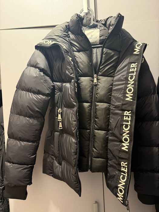 Дамско зимно яке MONCLER - размер М, черно, чисто ново, неупотребявано