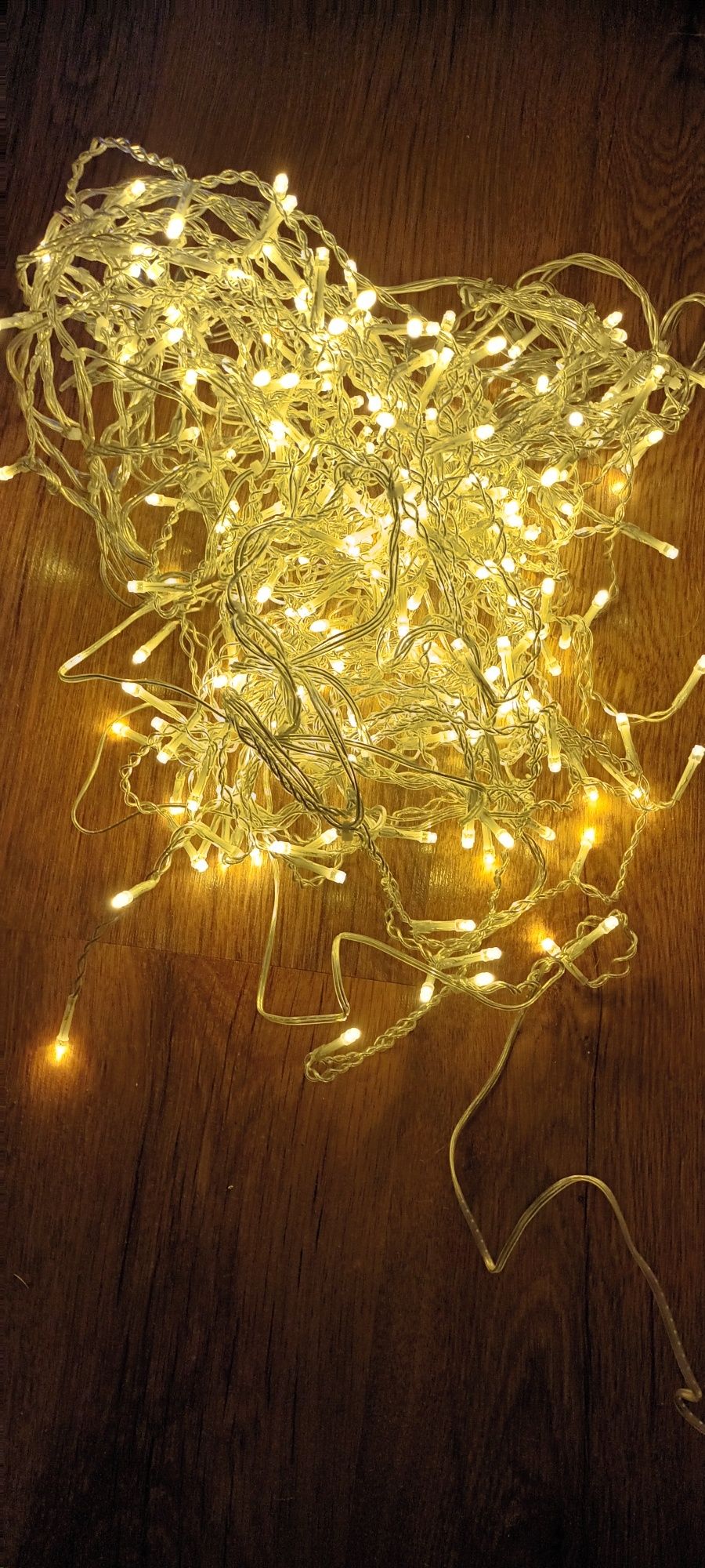 Чисто нова светлинна верига  с 240 LED.