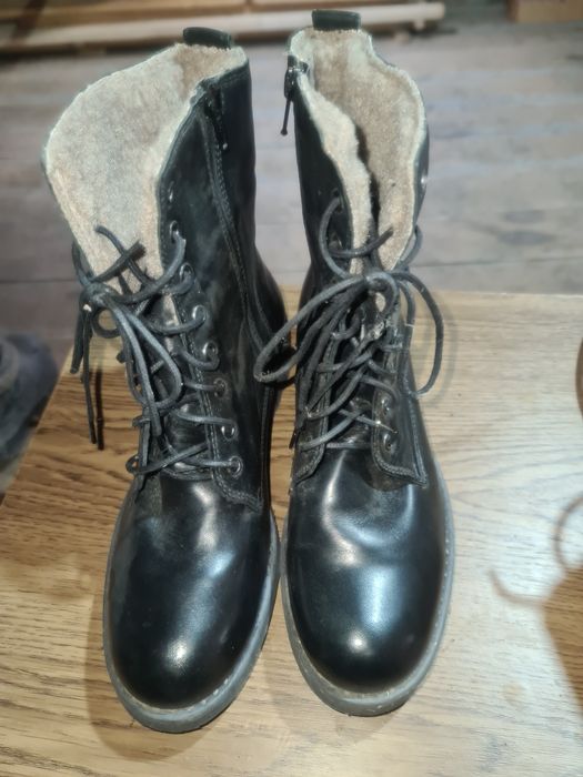 De vanzare bocanci de iarna din piele