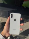 iPhone xs 64 gb.