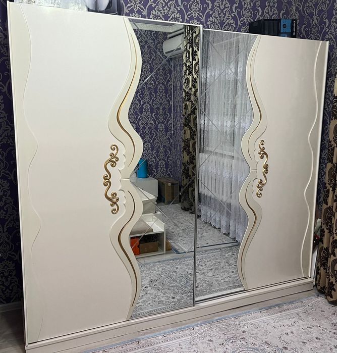 Спальный гарнитур сатылады