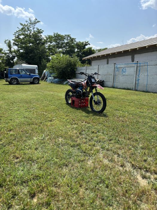 Se vinde cross ultra 125cc 4t