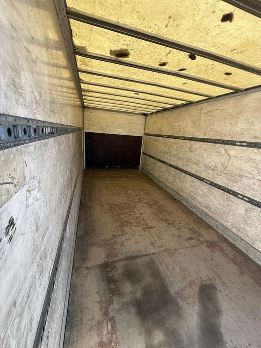 Iveco duba inchisa box carosat