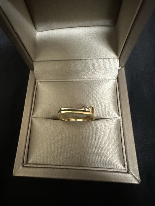 Inel din aur de 18k cu diamant