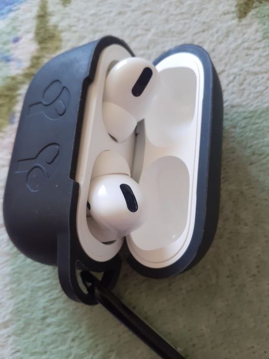 AirPods наушники