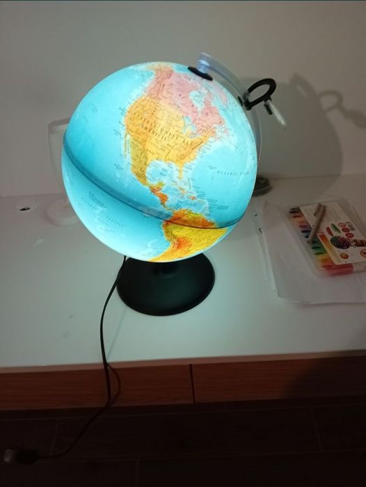 Glob pamantesc iluminat diametru 30cm lampa veioza bec lumina interior
