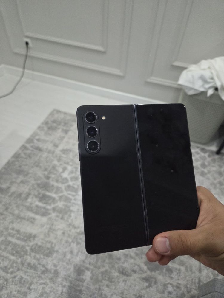 Samsung Z fold 5 12/512! ideal