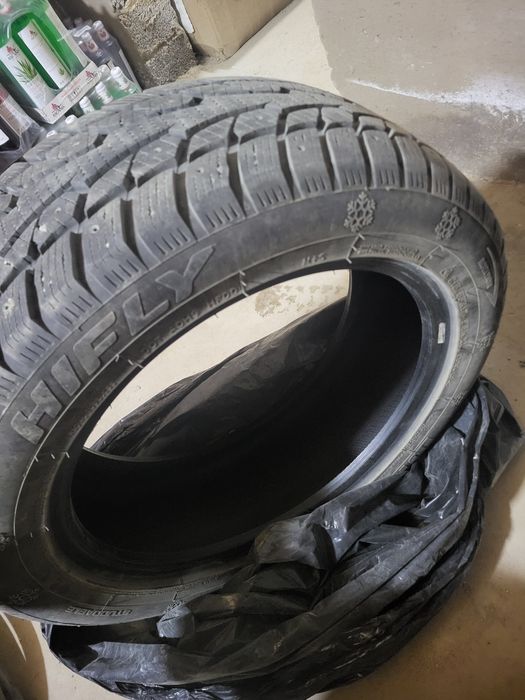 Почти новый зимний 4шт HIFLY