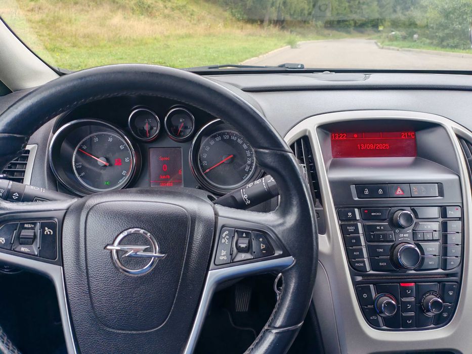 Opel Astra J 2011