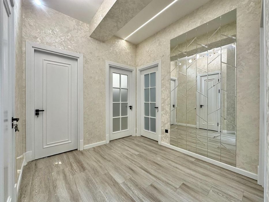 Продам свою квартиру, Бадамзар. 3-х комнатную. С подземной парковкой