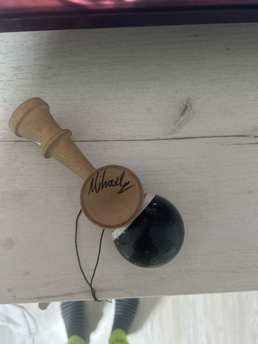 Kendama krom semnata de Bisoi si Doamna Mihaela