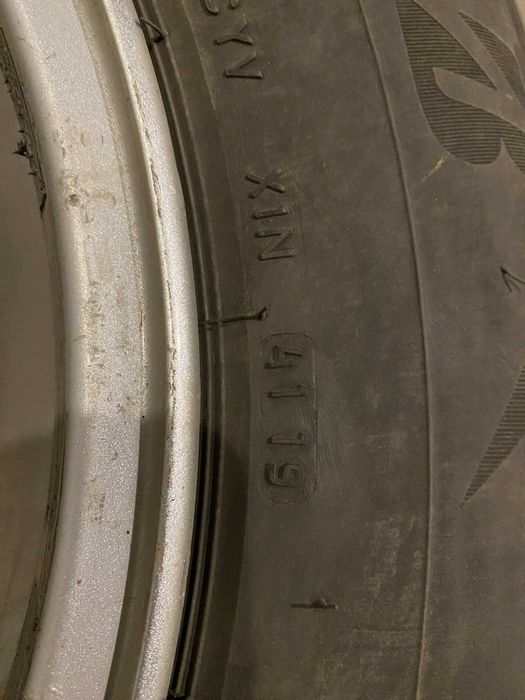 4бр. 215/70/16 BRIDGESTONE LM005- зимни