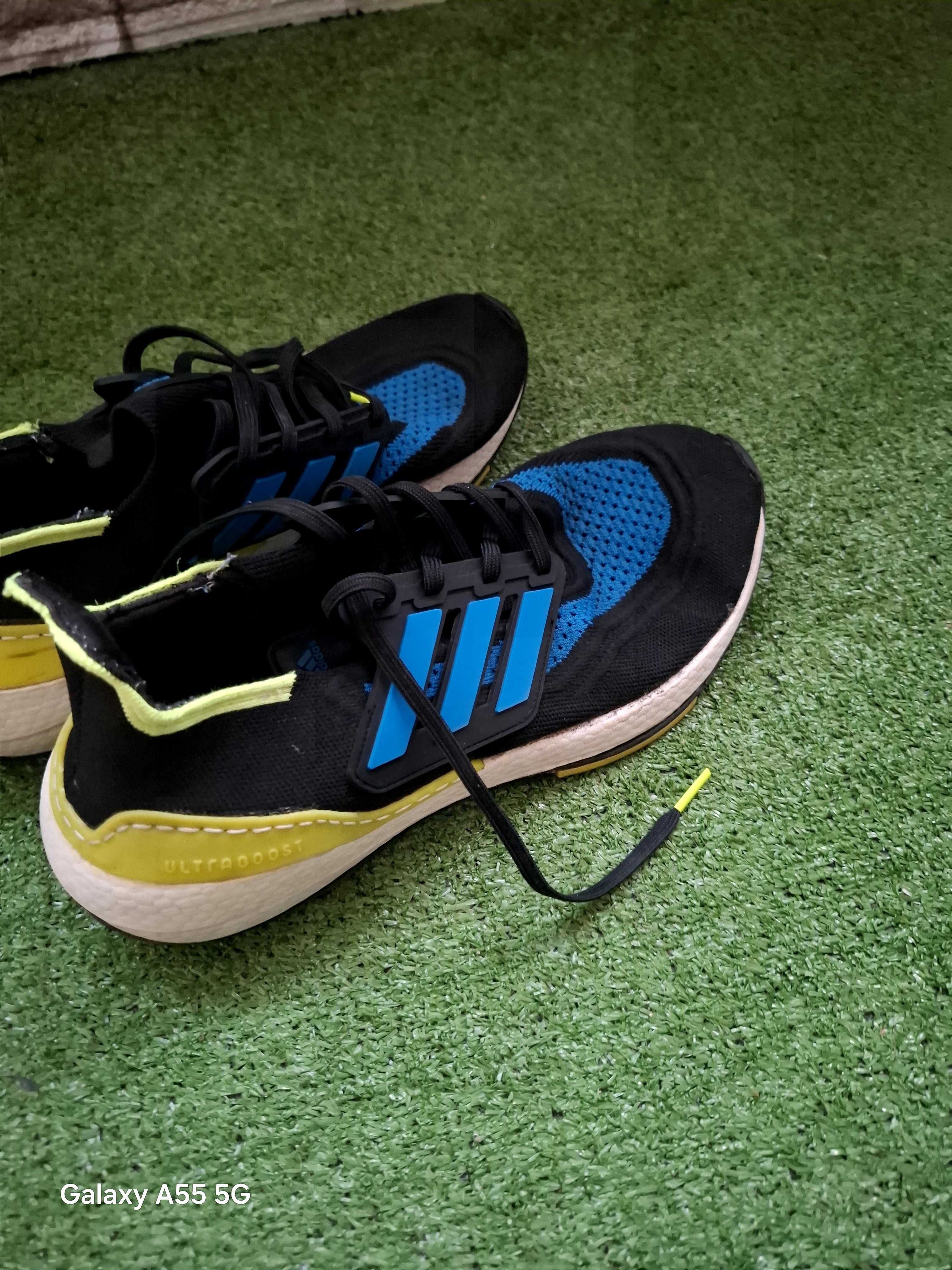 Маратонки Adidas 44