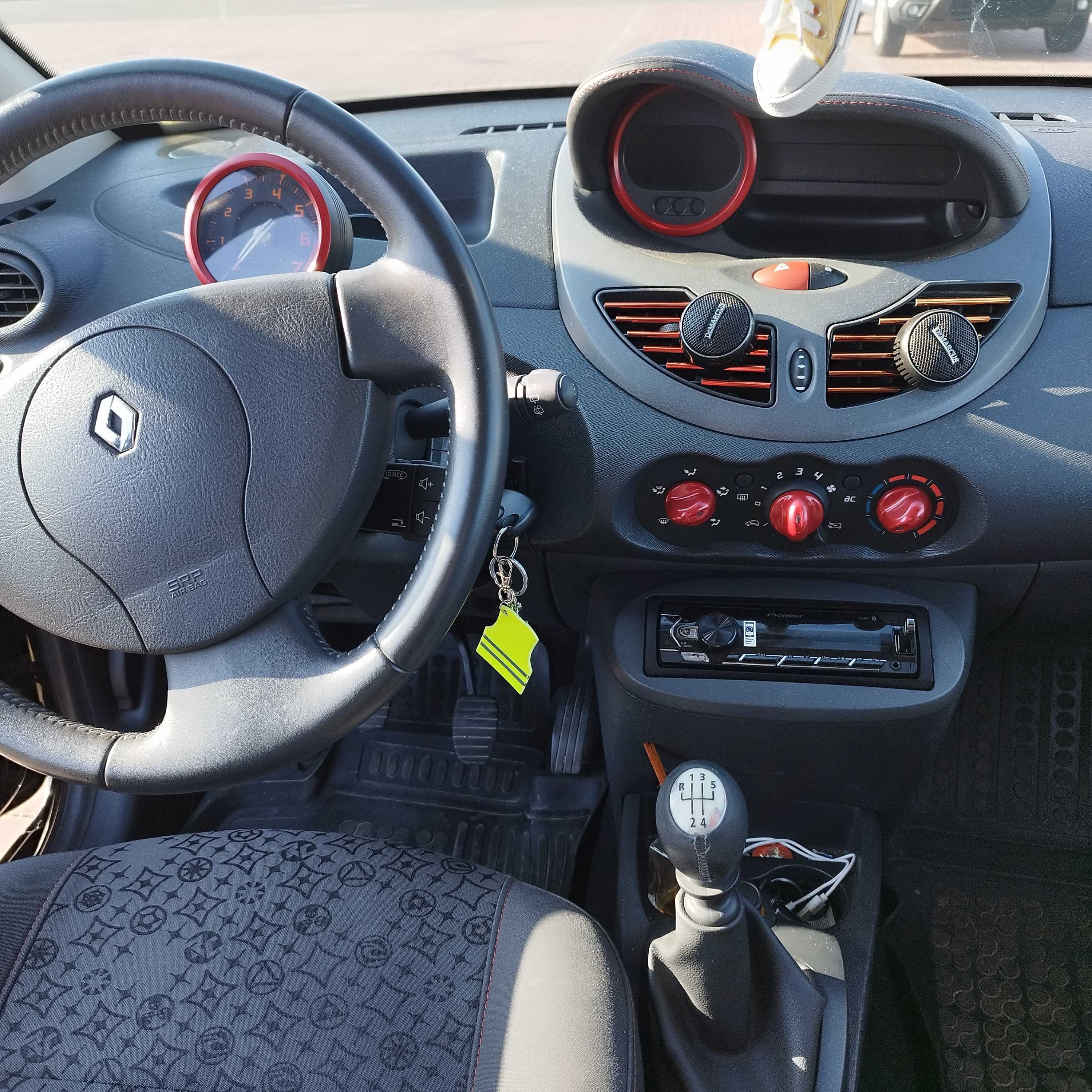 Renault Twingo 1.2-75CP Ideala pentru naveta, oraș sau șofer începător