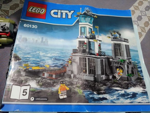 Лего Сити конструктор 60130 Затворнически остров